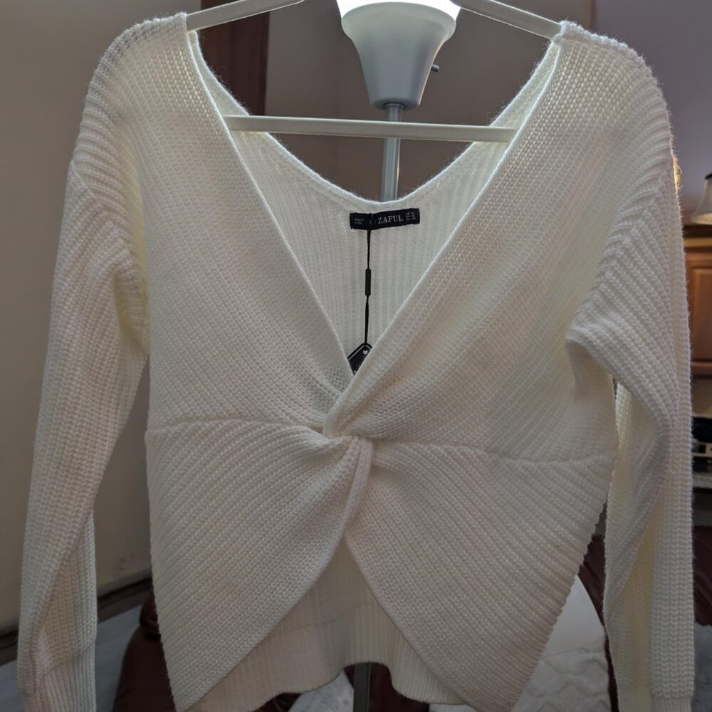 Zaful White V-Neck Knit Sweater with criss cross design. Size 8 (US)